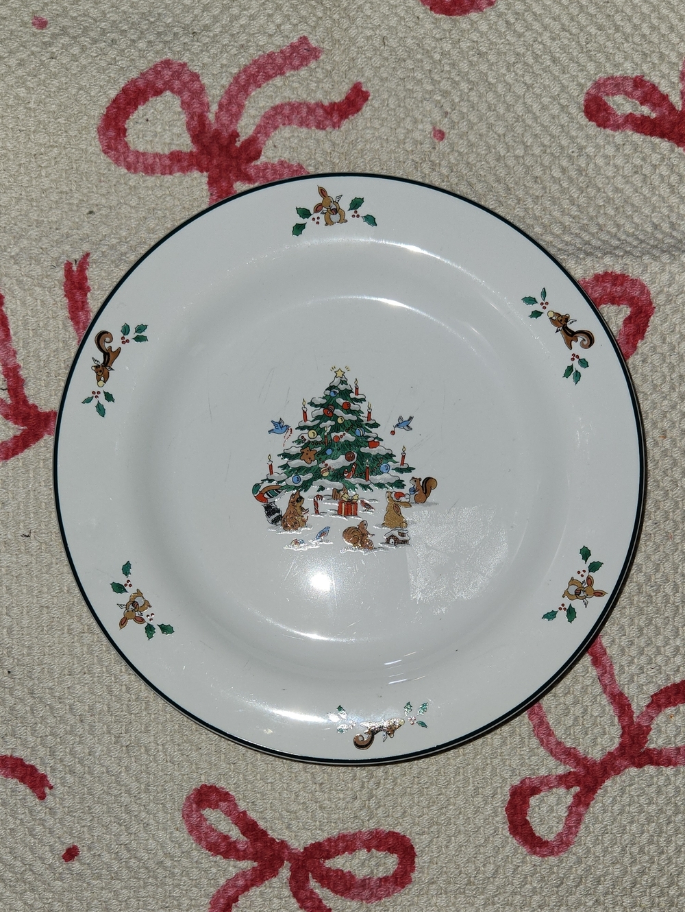 Vintage Woodland Christmas 8.25-inch salad plate made by Ming Pao